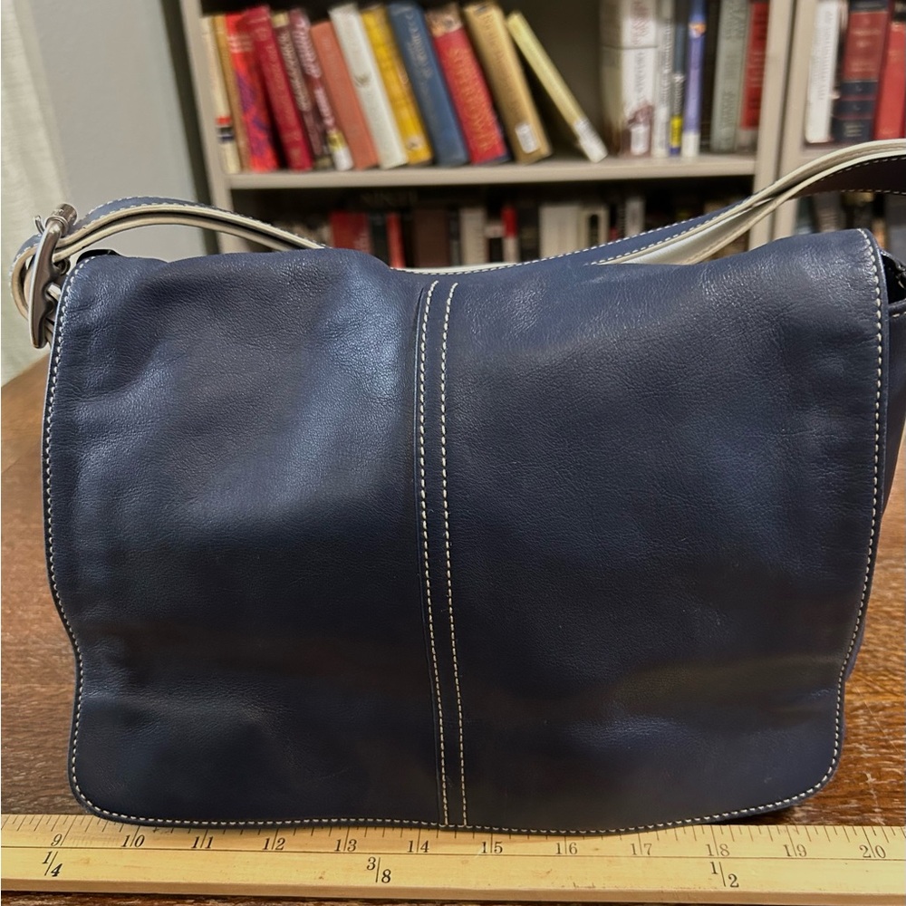 Coach Navy Leather Shoulder bag #9570 Beautiful